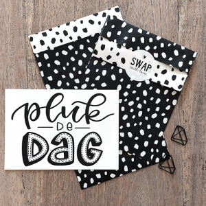 Cadeauzakje zwart dots